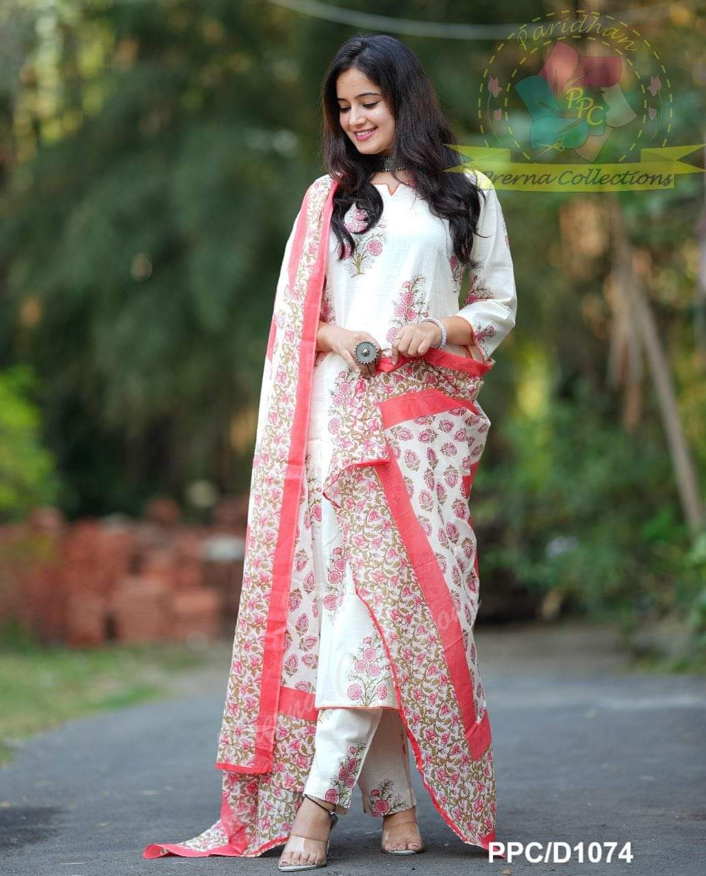 Elegant Mughal Butta Pure Cotton Kurti Set with Mul Cotton Dupatta